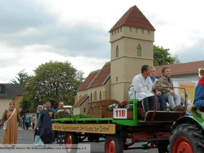 Dagobertshausen am Hessentag 2006 (Motivwagen Kirche)